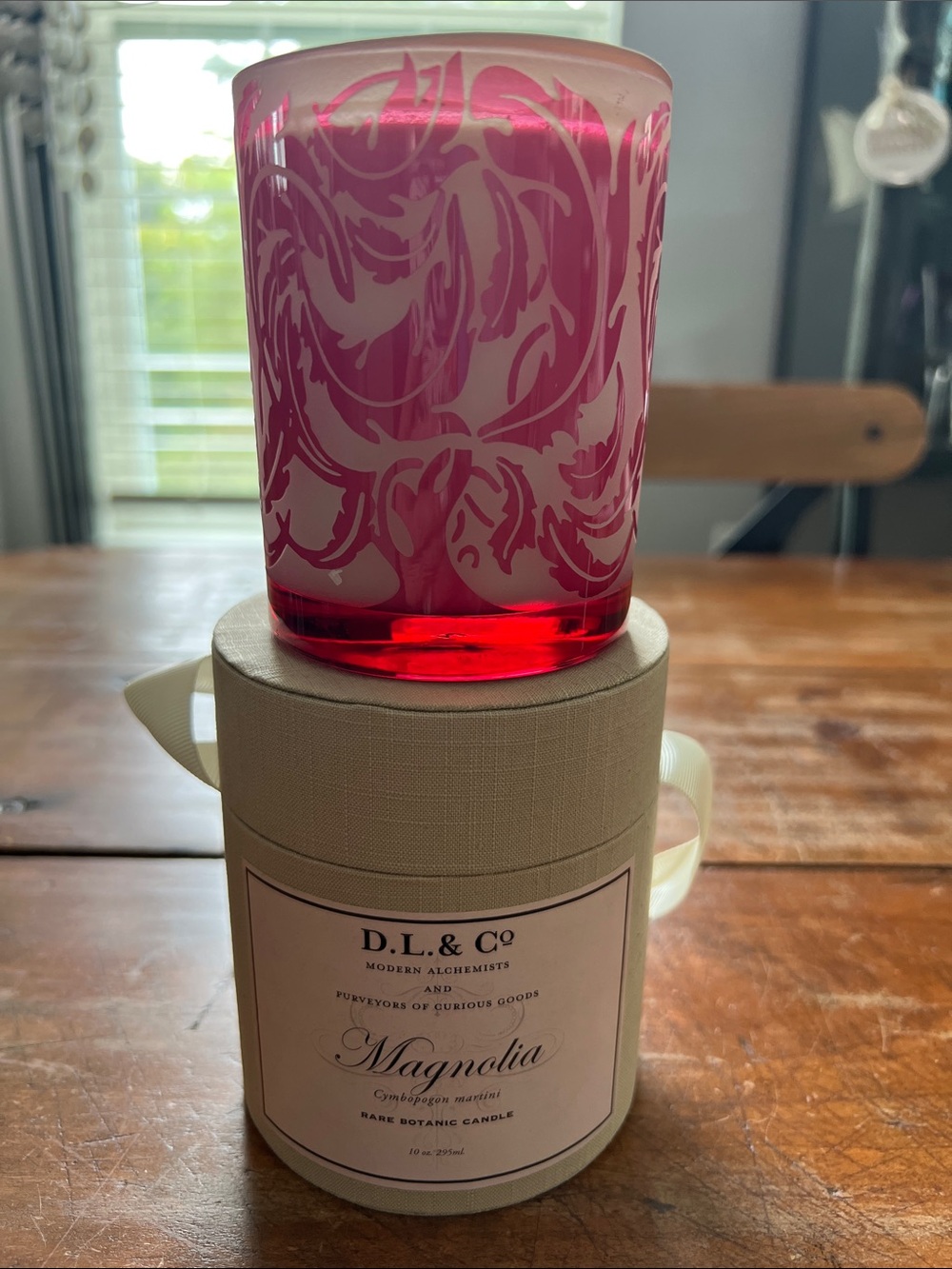 D.L. & Co Magnolia Rare Botanic Candle — Cream. 10 ounces.
